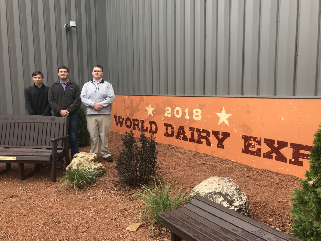 seymourowlsffa's tweet photo. First Ever Dairy evaluation team qualified to go to the World Dairy Expo. We are proud of our team placing in the 33 percentile. Kyle placed 11th overall! We learned about the future of the industry and interacted with people from all over the globe! https://t.co/kjAE1h42IW