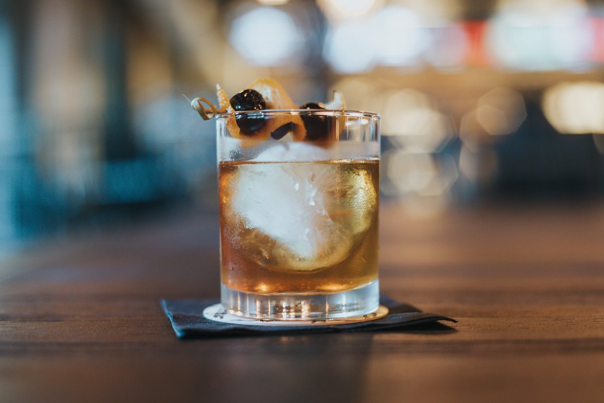 Get into your October feels with a $5 Old Fashioned!
.
.
Every Wednesday including $5 Absolut flavors and 1/2 off all wines by the glass!
photo: <a href="/brandtimages/">Brandt Images</a> 
#happyhour #its5oclocksomewhere #noladrinks #cheers #drinkingnola #winelover #nolahappyhour #WEFTEC18