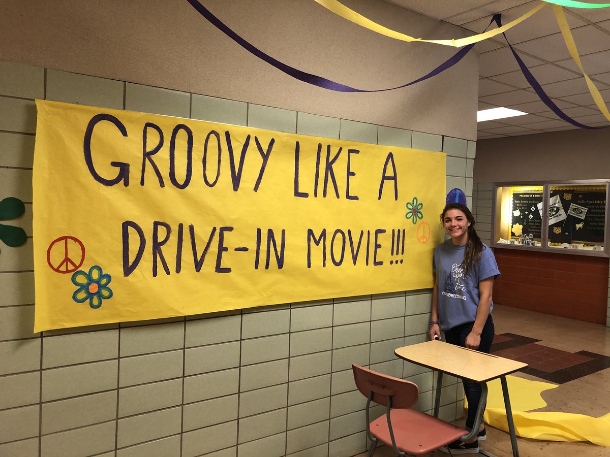 2019exec's tweet image. Senior exec is super excited to boogie at homecoming! ☮️