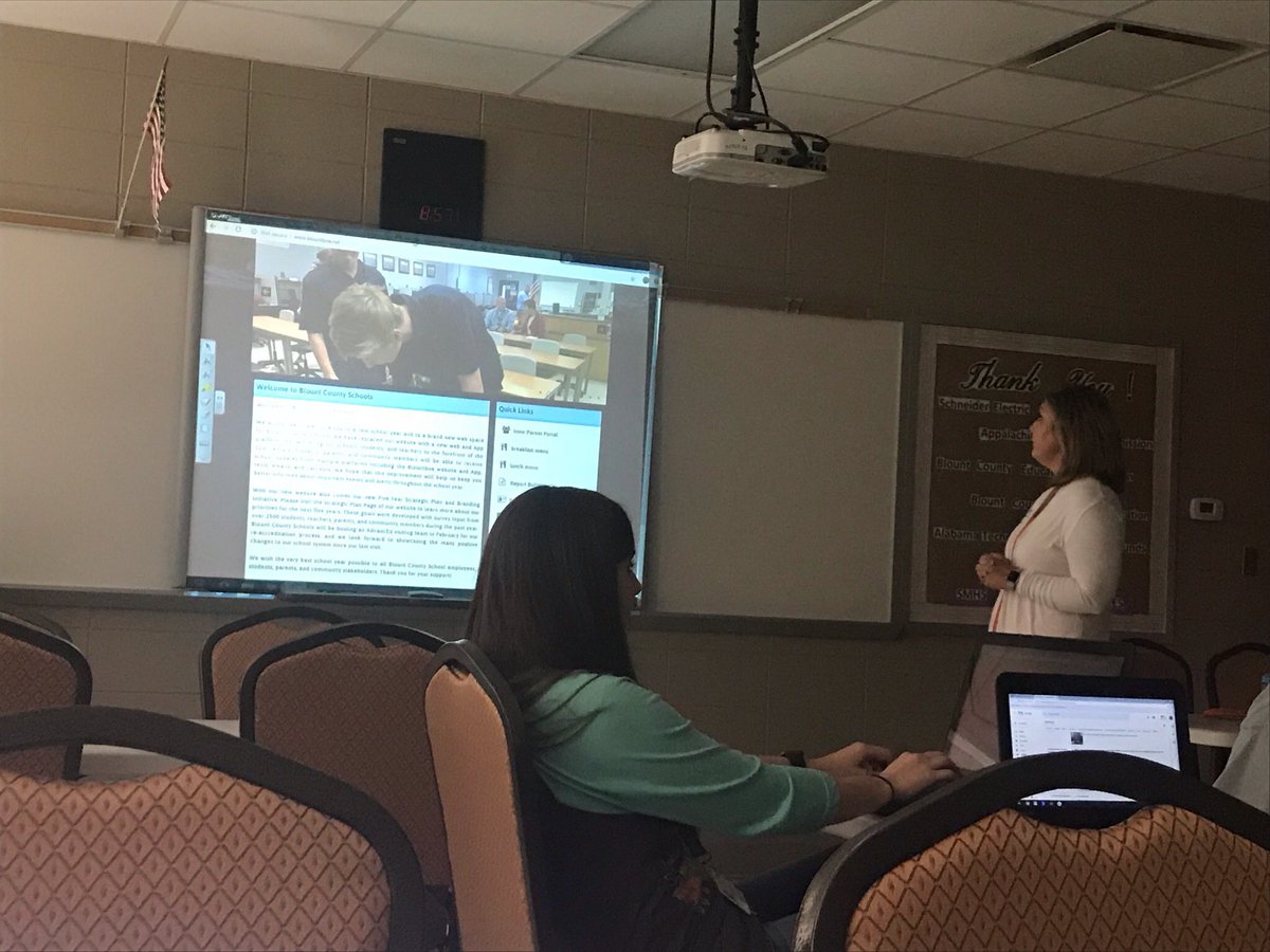 CarolAPullen's tweet image. Thanks to @casiebarksdale for great technology PD sessions with the teachers @smesbulldogs! #googlesuite #learningisfun #flipgrid