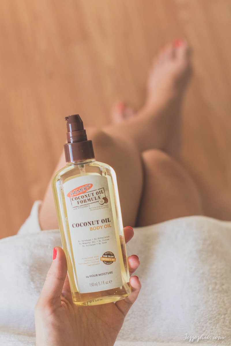6 Ways to Incorporate Coconut Oil into Your Fall &amp; Winter #Beauty Routine...jessoshii.com/coconut-oil-sk… 🥥 <a href="/palmersworks/">Palmer's</a> #CoconutCrave #ad