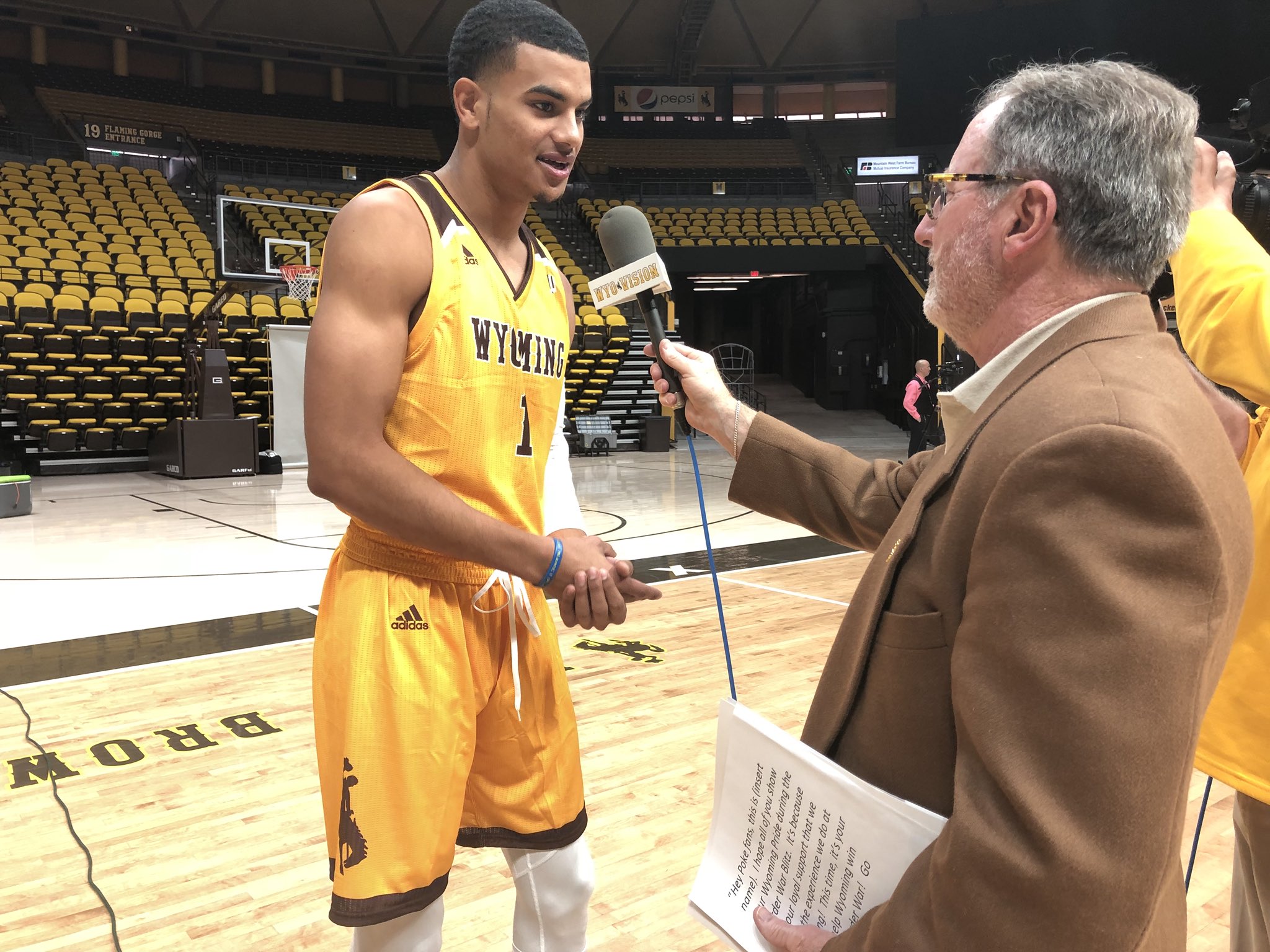wyoming basketball jersey