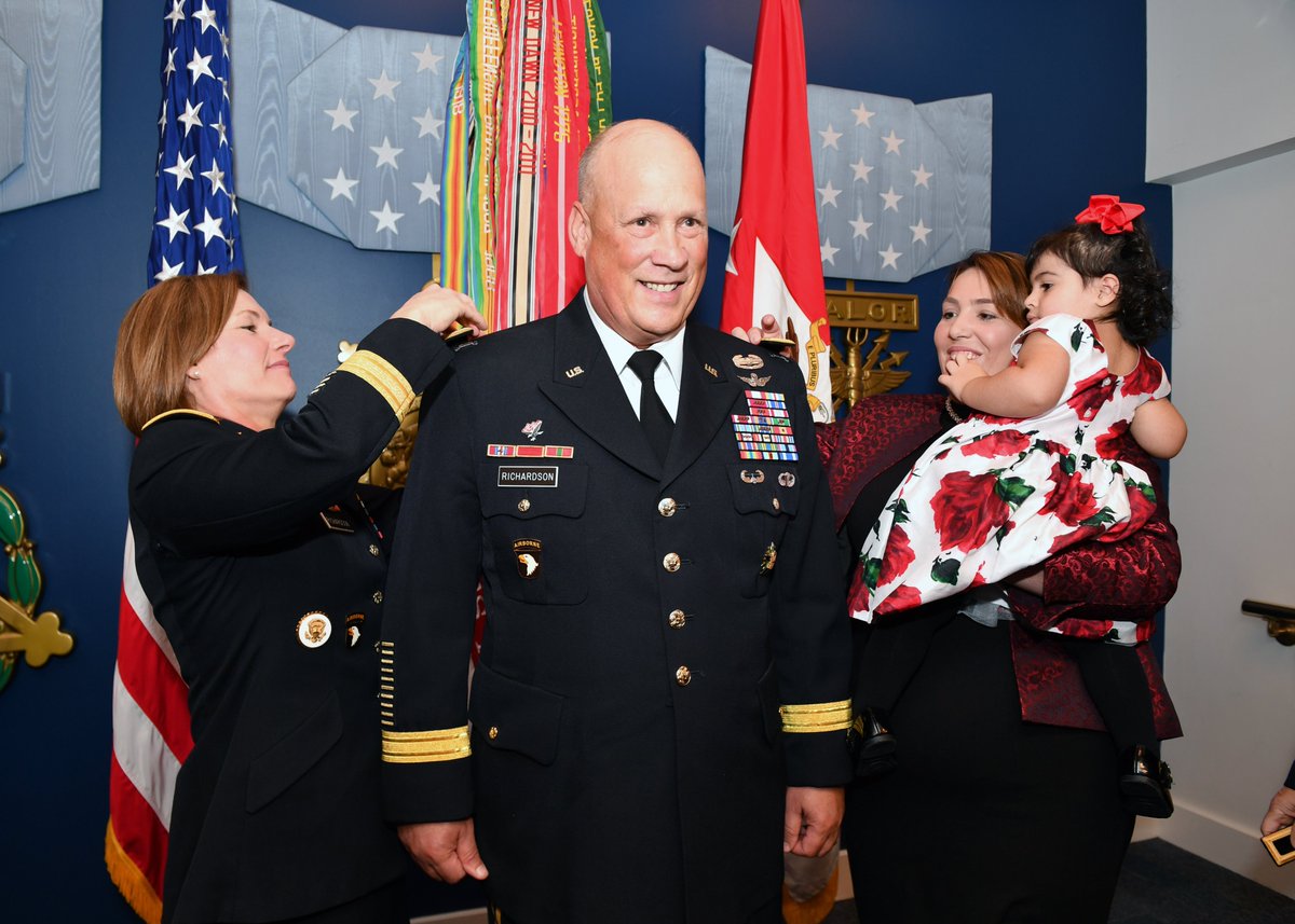 armyfutures's tweet image. The @USArmy Futures Command welcomes our newest Deputy Commanding General, LTG James Richardson. The @ArmyChiefStaff, Gen Mark A. Milley, presided over the promotion ceremony at the #Pentagon in Washington D.C.  #FuturesCommand