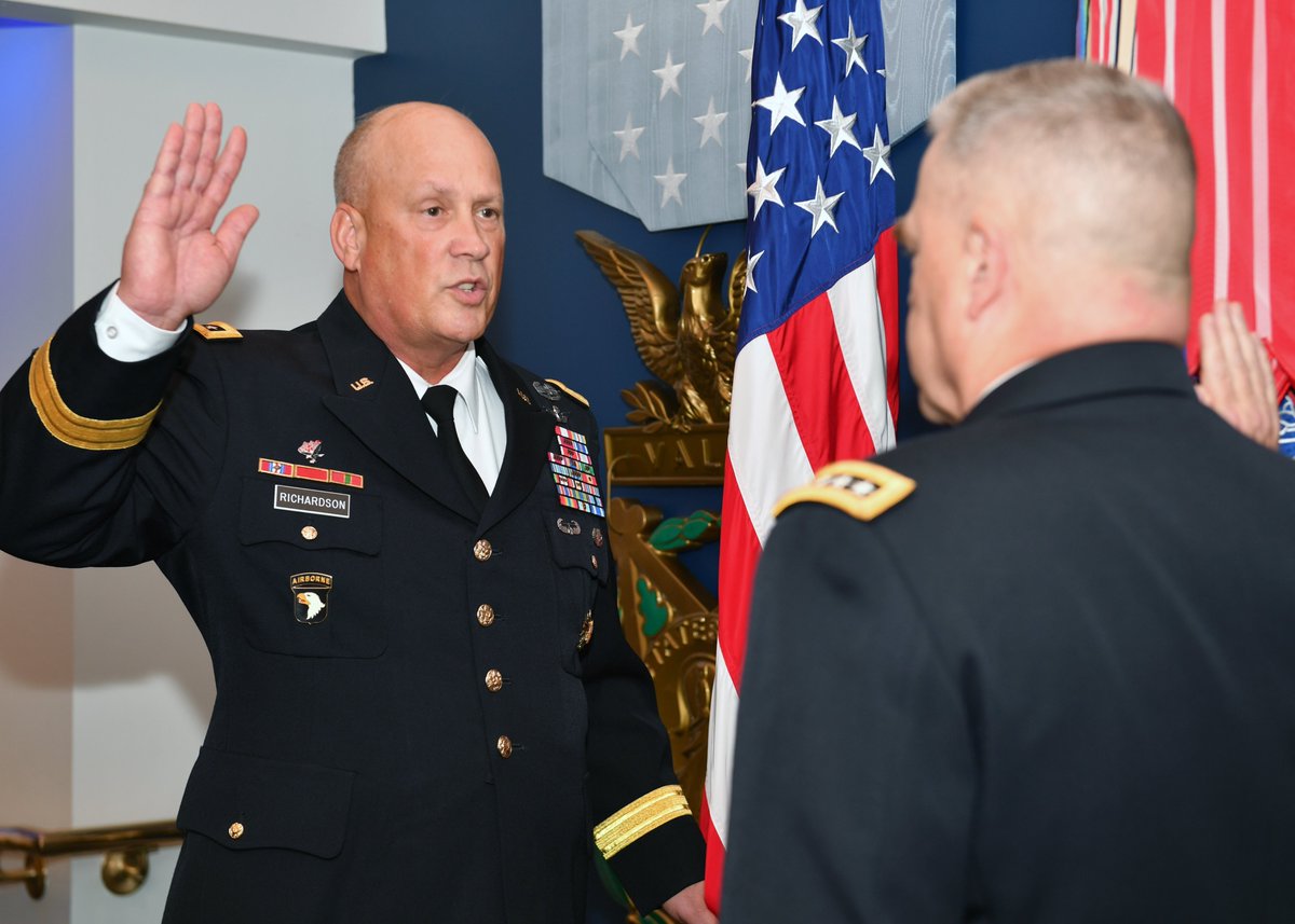 armyfutures's tweet image. The @USArmy Futures Command welcomes our newest Deputy Commanding General, LTG James Richardson. The @ArmyChiefStaff, Gen Mark A. Milley, presided over the promotion ceremony at the #Pentagon in Washington D.C.  #FuturesCommand