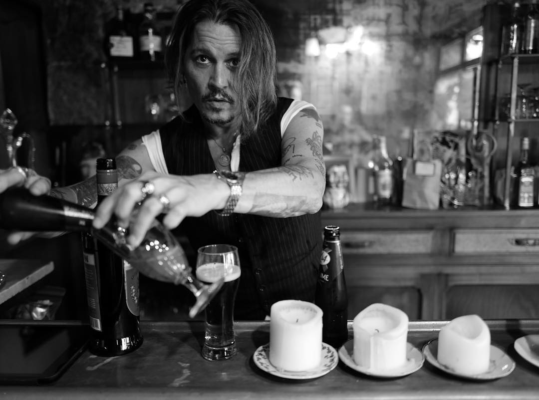Johnny Depp Love på X: "Repost @gregwilliamsphotography #johnnydepp pours  us a drink behind the bar in his cafe at his home in France shot for  @britishgq out today. https://t.co/yK09ZcwP3x" / X