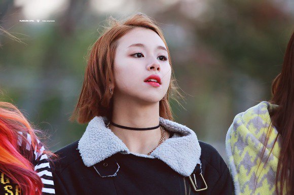 47. 우희진 아까 제가 헬레나 본햄 카터 적은 것 같은데 우희진씨 좀 헬레나 느낌 아닌가요... 옛날 얼굴이 하나도 안 변하고 그대로라는 것도 너무...