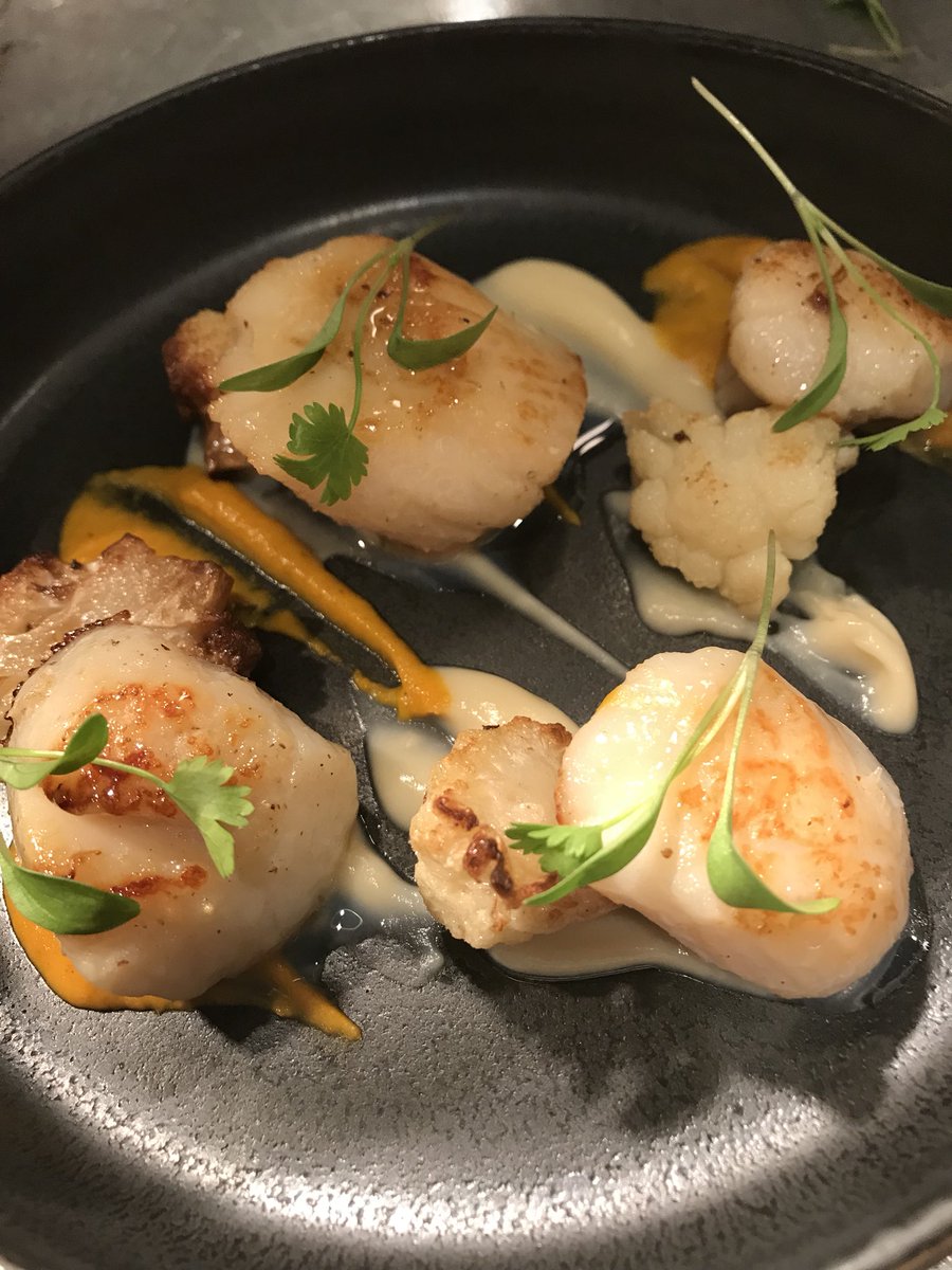 DBlandladyx's tweet photo. Which fish are you? Monk, crab bisque &amp; mussels, traditional F&amp;C, Hake textures of carrot or Scallops, curry sauce &amp; cauliflower 2 ways... personally I’d want them all #nofilterneeded #greatproduce #pubs #funwithfish https://t.co/cUYiN3LFVf