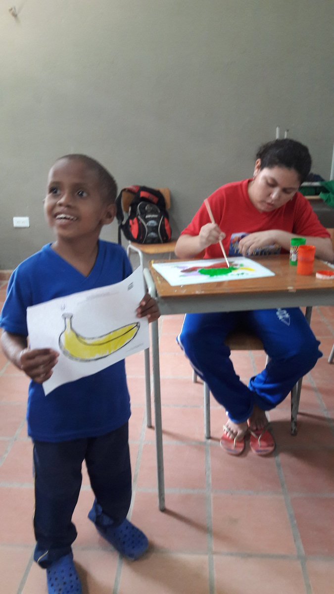 LuzStella0105's tweet photo. Fabian niño Invidente del P.P.Inclusiva de la I.E. La Union en act. Complementarias. Tarde pintura (Grupo 2)
@INCI_colombia @SaldarriagaConc 
@Mineducacion 
@SEMLORICA1 
@fainrase 
@urueta1981 
@lcstella23 https://t.co/Xg3shCeTl7