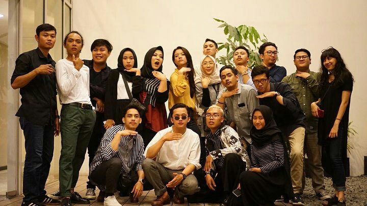 risa_saraswati's tweet photo. Support dari @tim_jurnalrisa untuk film Asih @danurmovie kami semua suka filmnya, jangan lupa nonton 11 Oktober 2018 nanti yaaaa! ❤️ https://t.co/v5ye3N3pB8