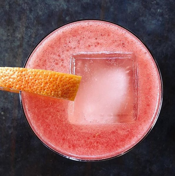 Qmixers's tweet photo. On Wednesdays we drink PINK cocktails! Raising our glasses in NYC for #MeanGirlsDay with @carolinaverbena's Grapefruit Campari G&T, w/@bluecoatgin, @campari, @AngosturaHouse, & Q! You CAN always sit with us! #qdrinks #OnWednesdaysWeWearPink #October3rd #MeanGirlsBway #sofetch https://t.co/Tnt465m19o