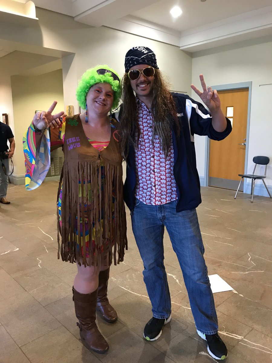 CheshireAcademy's tweet photo. We're 🔙 with #SpiritWeek Day 3️⃣
More pics 📸 from Decade Day https://t.co/HLrZvFfNN4
#CAspiritweek https://t.co/NJYyF1r0xq