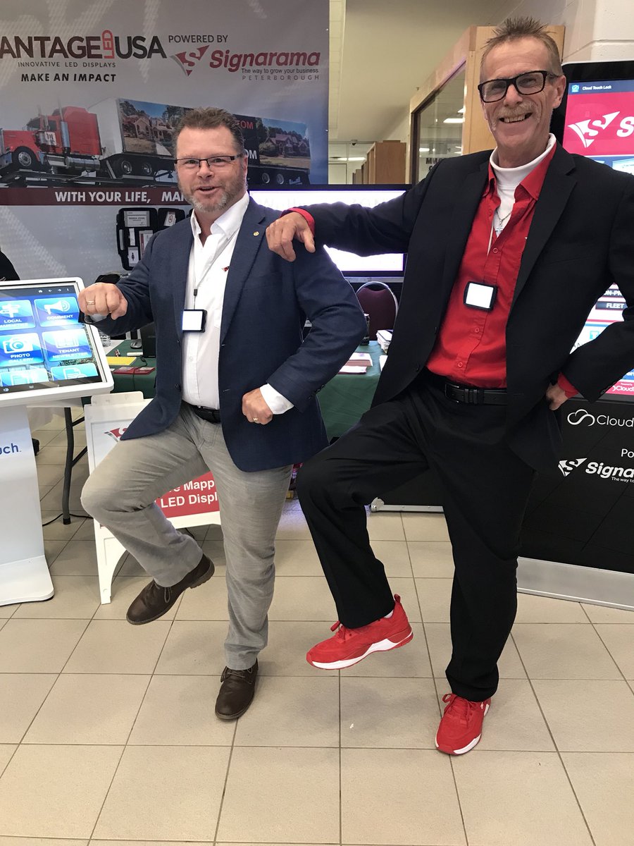 SignGuy774's tweet image. Having a successful Chamber Love Local tradeshow, and fun. #lovelocalexpo