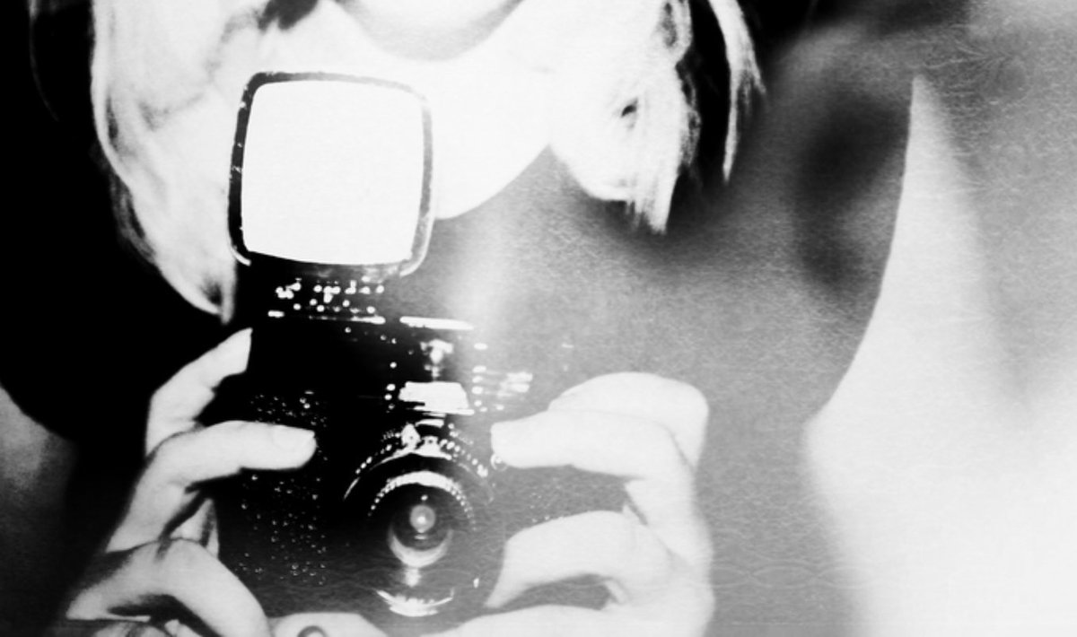 HITRECORD's tweet photo. Here's a good reason to take a picture this week — this week's #LensProject prompt is "learning" and anyone with a camera can participate... https://t.co/EsSssQt2n6 https://t.co/1PMkBASkQ9