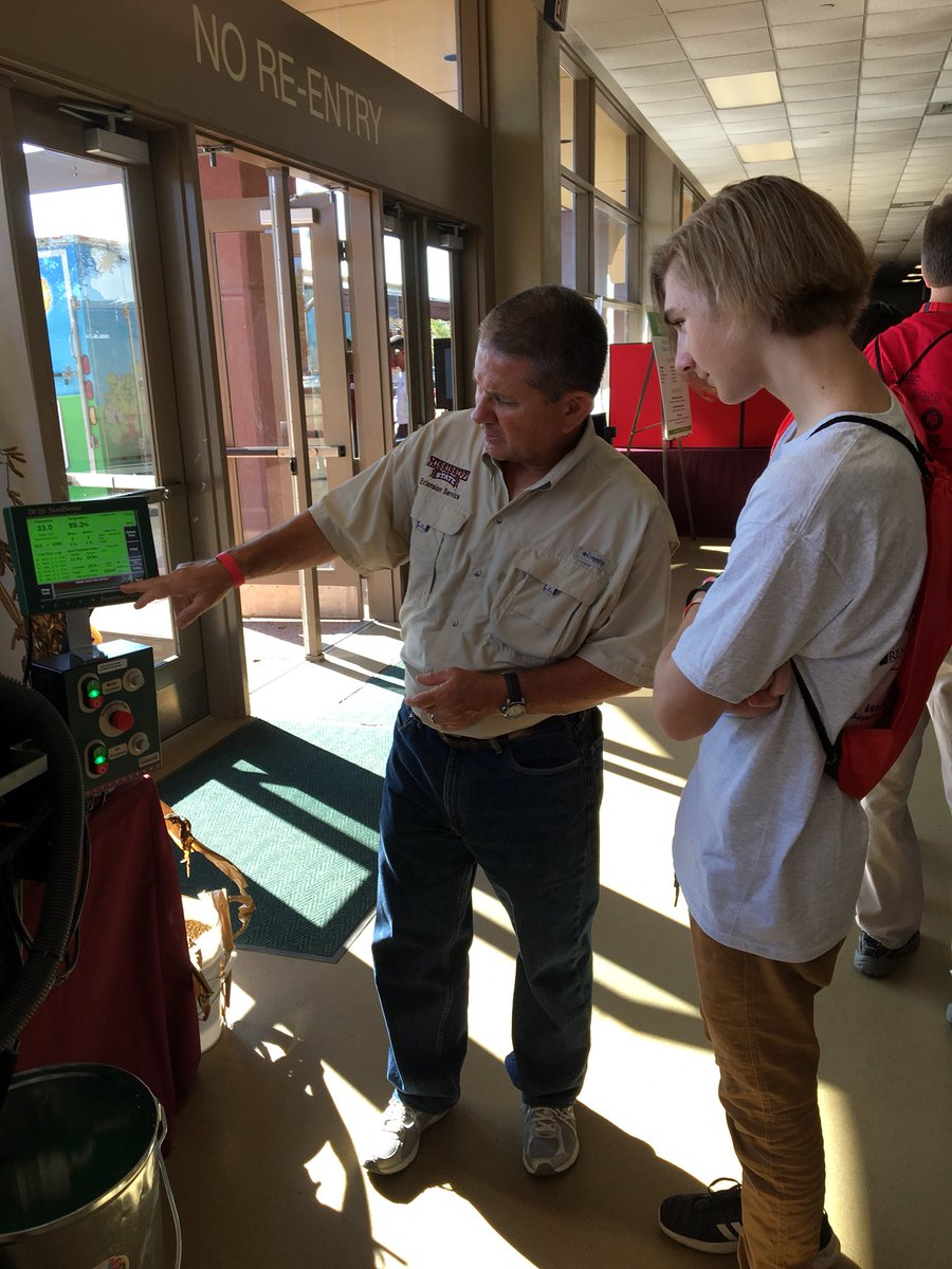 BillBurdinePhD's tweet photo. Career Expo day 2 done. 2,900 8th graders learning career opportunities. Ag shows we’re more than cows & corn. We’re high tech! Changing Lives. #MSUExtService #msitp18 #nmrec #msbugblues https://t.co/GKfFx76IuJ