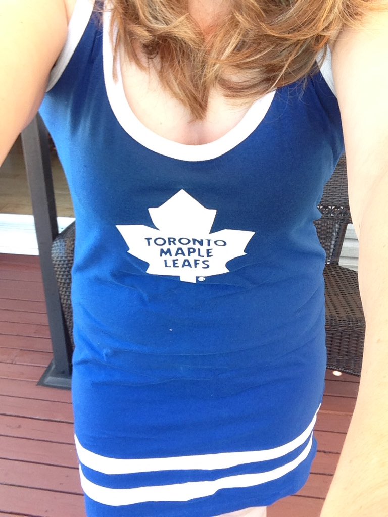 AprilEhler's tweet photo. WOOOOHOOOOO let's get this season started!!! #GoLeafsGo #Tmltalk #LeafsBaby https://t.co/CA9s63IYd9