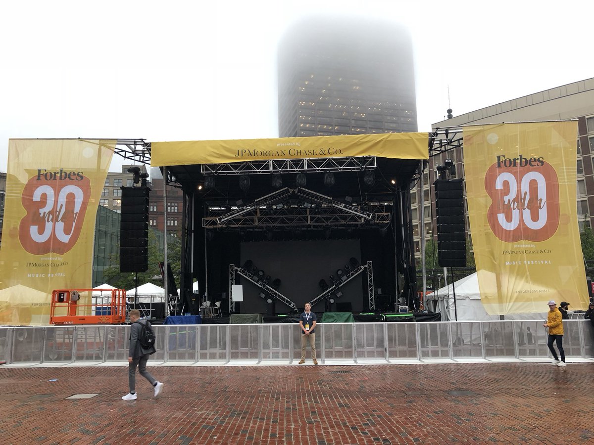 TownWave's tweet photo. Our time in Boston has come to an end. We connected with so many people from all over the world and we can’t wait to have them on board. Time for more development and more music! Thank you @forbesunder30 for inviting us to participate in your Summit! #townwave https://t.co/lwMq1N6KrN