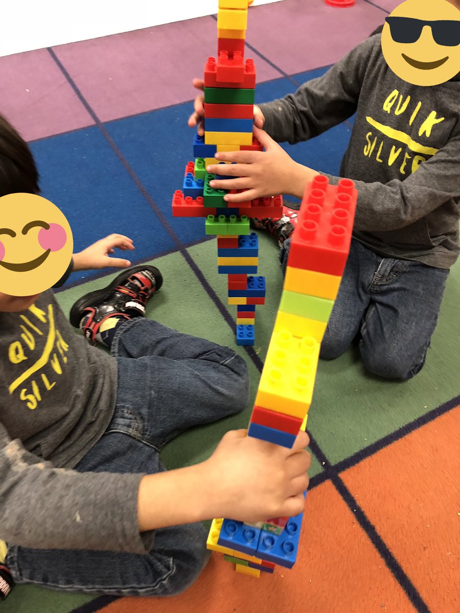 MrGobinYRDSB's tweet image. Play based learning at its best in Ms. Clarfield’s Kindergarten Class #buildingrobots