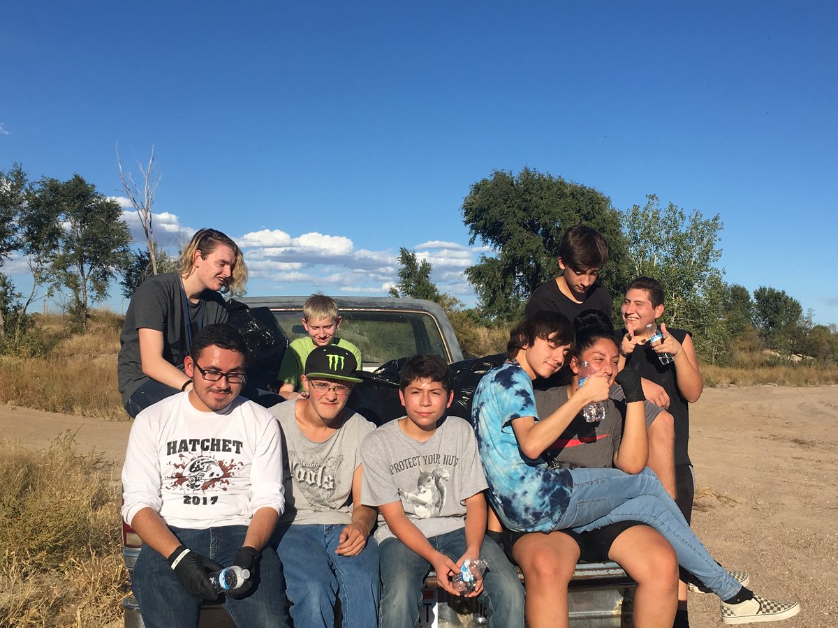 kellyrbutcher's tweet image. Cleaning up the river with @BuffRobotics! How will you help your community? #Thanks2BESTRobotics