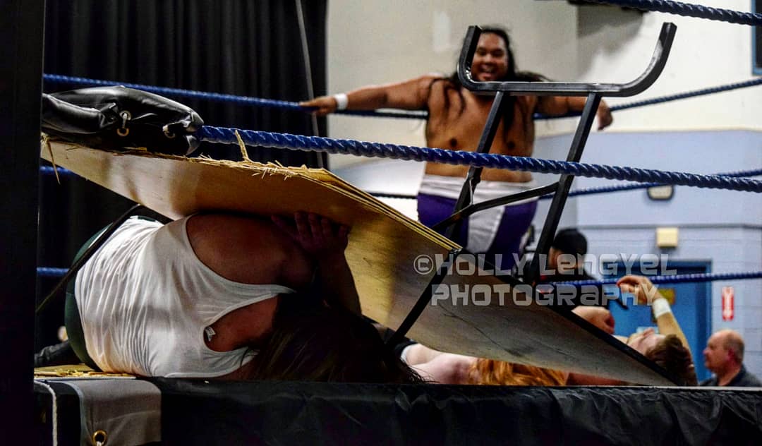 HollyLPhotos's tweet photo. Before... and after

@FALLAH1 @DuxFactory @BTProWrestling

#prowrestling #professionalwrestling #indywrestling #independentwrestling #photography #sportsphotography #nikon #hollylengyelphotography #hollyLphotos #fallahbahh #duxfactory #bordertownprowrestling https://t.co/LXb5GnmG70