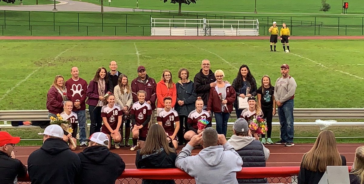 S_E_HS's tweet photo. Senior night phase 2! https://t.co/kiBzaEoauv