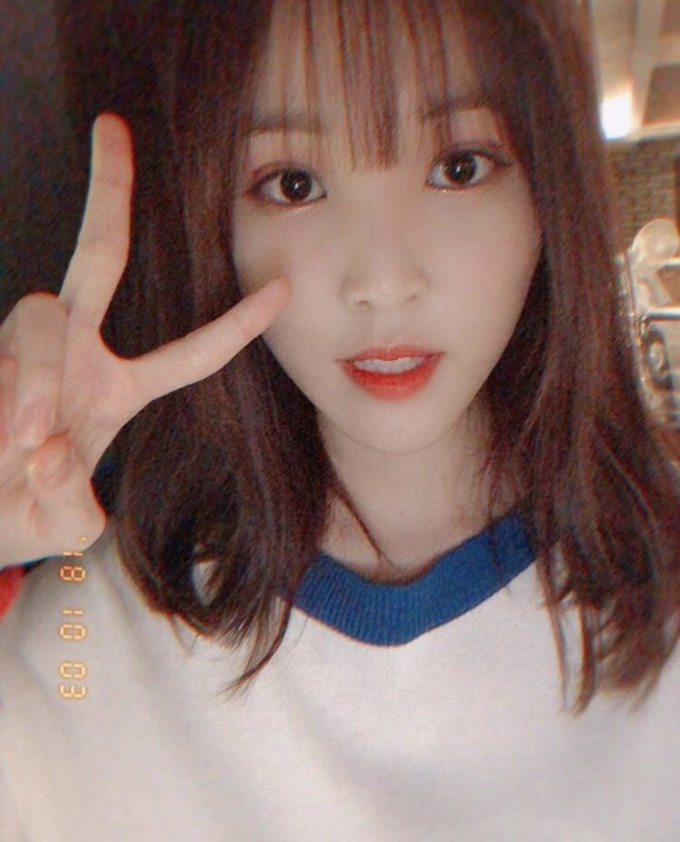GFriendITA's tweet photo. Instagram Update. #GFRIEND 
"Buddy. Sono qui al café hehe❤ Mi sto facendo dei selfie❤
Tutti i ricordi che ho con i fans sono fantastici.😝 Grazie per aver celebrato il mio compleanno e grazie per essere qui ❤"

#YuJu https://t.co/wGl3T9zrdx