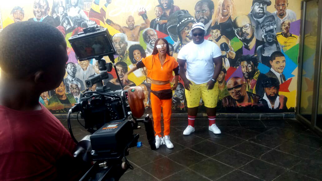 BeekayFilms's tweet image. Zwagala Behind the scene photo- link m.youtube.com/watch?v=AKhIi2… by @FifiCooperFans #MoCooper'sWork