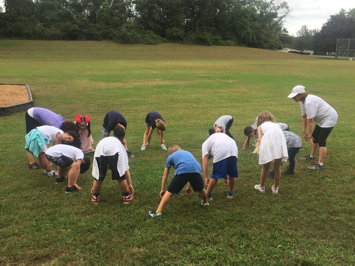 WOSnews's tweet photo. Our WOS runners made sure to stretch after their inaugural run this afternoon. The mixture of experienced and new runners ran for 9 minutes and 40 seconds on their first day together! @Mrskuhnsclass4 #msrossiWOS 🏃🏾‍♀️🏃🏽‍♂️ https://t.co/LoU9V1caV9