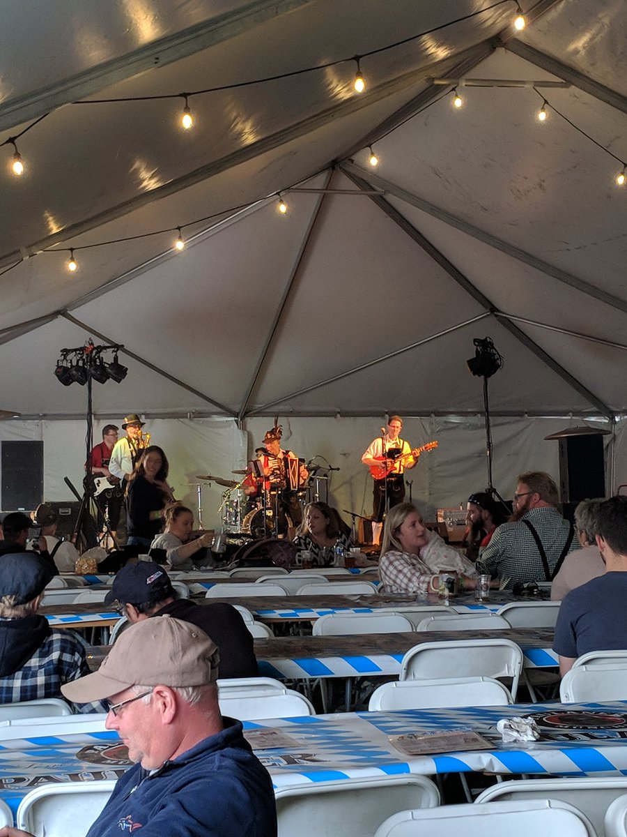 BrittneyMLO's tweet photo. Had a great time at Spokane's Oktoberfest over the weekend! Great atmosphere and such a fun event!

#oktoberfest #oktoberfest2018 #fallthings #fallinlovewithspokane #events #centerplace #spokane #wa #washington #rootbier #germanchocolatecake #stein #livemusic #countryfinancial https://t.co/QoNPvexfDE