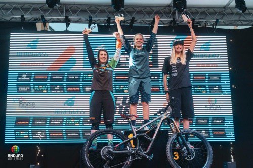 Leah at the EWS offroadcyclingireland.ie/wordpress/2018…