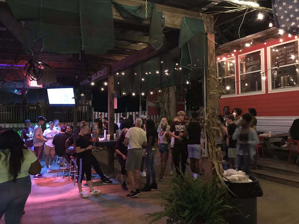 Great night of food and fellowship as a family tonight!

#HailState🐶