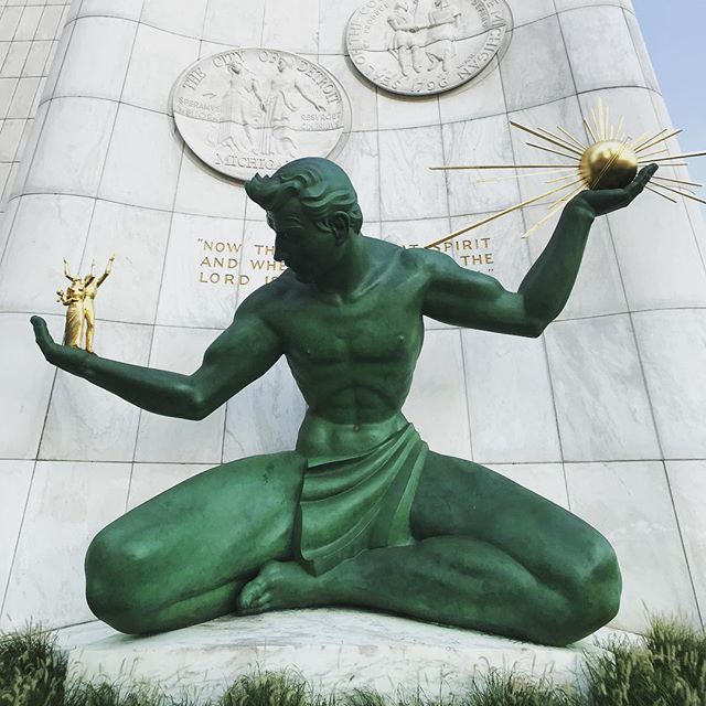 The spirit of Detroit is real. It’s a city of hustlers, builders, schemers and dreamers that haven’t let go of the American Dream.

#america #detroit #hustlers #michigan #detroitbecomehuman #spiritofdetroit #detroiters ift.tt/2DUSinX