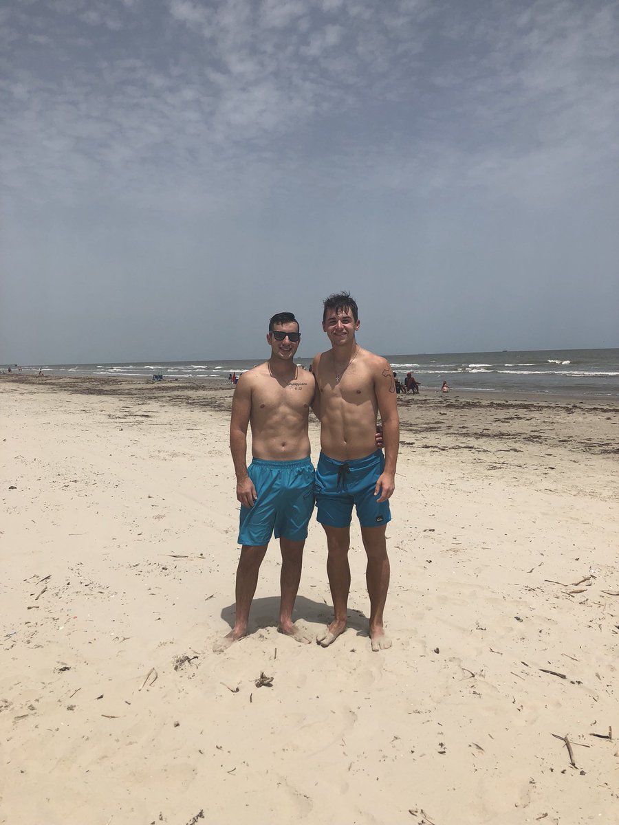 Mace_Brasher's tweet photo. Happy birthday to my brother @JamesPelf132 love you ❤️🎉 https://t.co/3Fed4Y6o3F