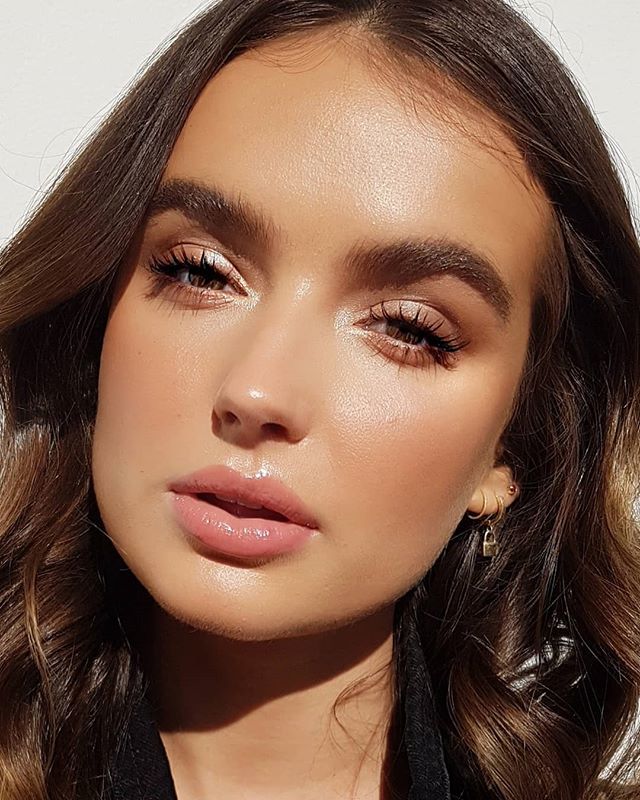 bmbeaute's tweet photo. Dewy &amp;🍑
Honey glass skin and champagne &amp; peachy pink hues. https://t.co/UcY6CWYZFs https://t.co/67e8t0YyzL