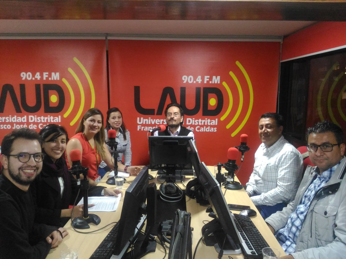 queestapazando's tweet photo. #Alaire #QuéEstáPazando Hablaremos sobre Paz, Medio Ambiente y Posacuerdo con los expertos en el tema, Lena Carolina Echeverry, Jaime Eddy Ussa, Juan Carlos Alarcón y Víctor Guerrero. 
Solo por @LaudEstereo 90.4fm y Facebook Live https://t.co/Vo8x0Atyrh https://t.co/cI4qC9XwKn