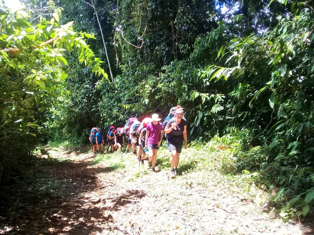 PROYECTOUTDOORS's tweet photo. Team Fintona school #costarica #osapeninsula #golfodulce #experientialeducation #weareworldchallenge #maintrek #hiking #trekking #osatrek #outdooreducation #thechallengeisreal https://t.co/YxFYVKA1zY