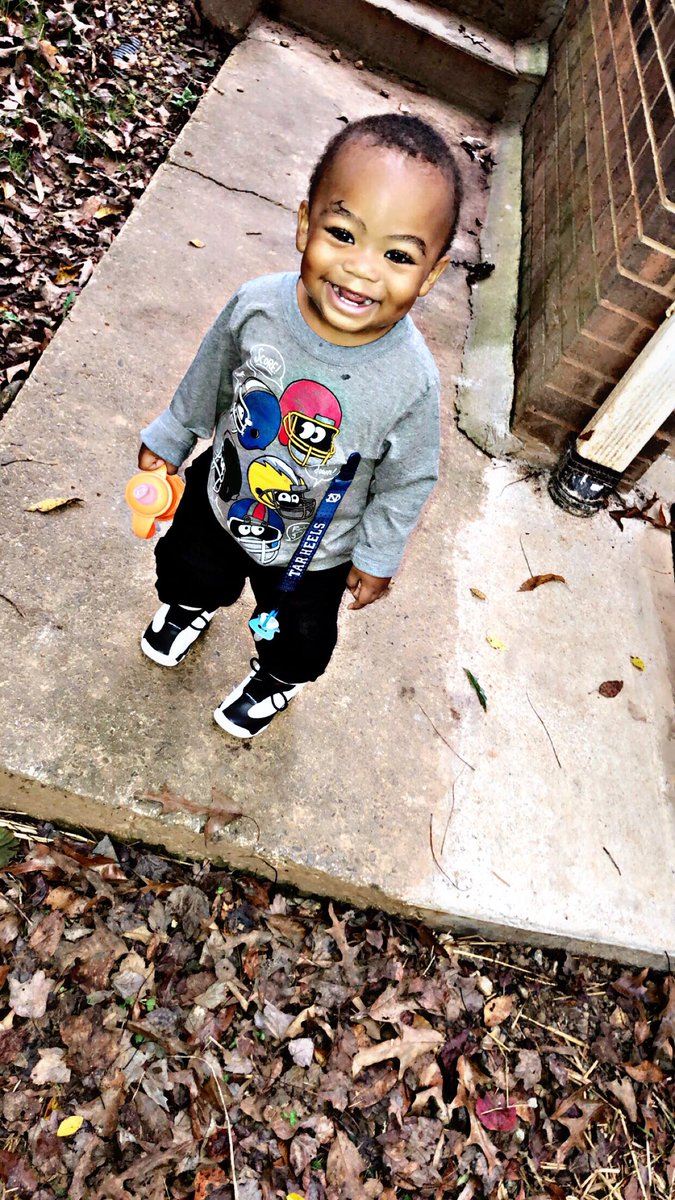 Simply_OT's tweet image. I love this lil guy!! 😍🤞🏾🌎🌟 #SchoolFlow 😎🎒💪🏾