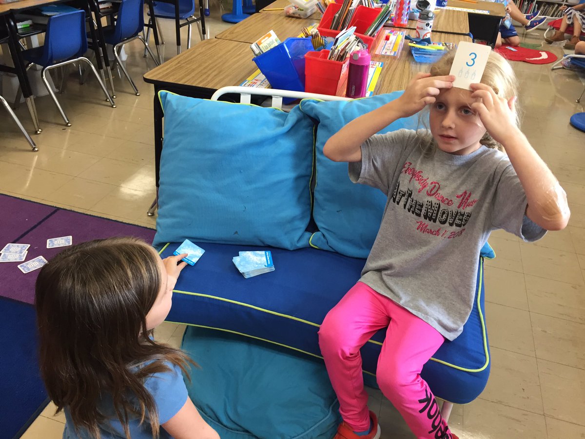 contrattosclass's tweet photo. We learned a new math game today! Itโs called โMake 10โ! Our partner tells us the number to make 10 with the number on our card. Then we say our cardโs number. Knowing our friends of 10 will help us in math! #mathgames #math #fun #friendsof10 https://t.co/V83MTMxCGm