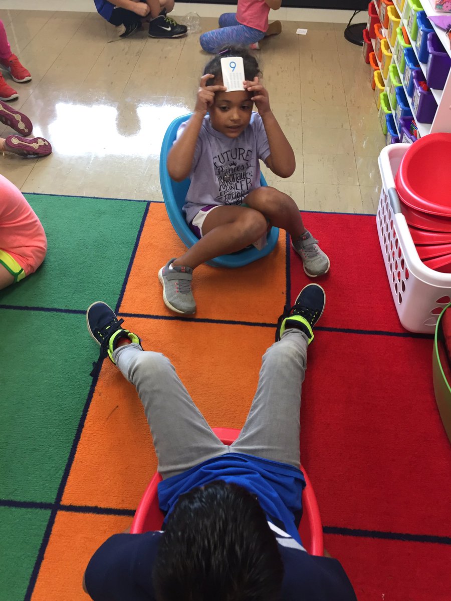 contrattosclass's tweet photo. We learned a new math game today! Itโs called โMake 10โ! Our partner tells us the number to make 10 with the number on our card. Then we say our cardโs number. Knowing our friends of 10 will help us in math! #mathgames #math #fun #friendsof10 https://t.co/V83MTMxCGm