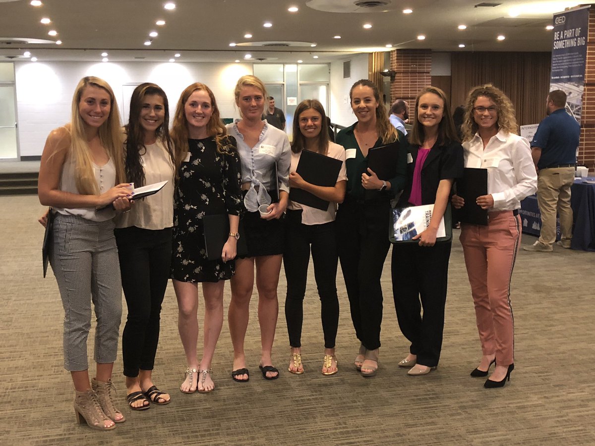 ArkansasTech_AD's tweet photo. #atutennis styling along with other ATU athletes at the @atucareers Student Athlete career fair! #gettingjobs #gettinginternships https://t.co/4xkC3uskxQ