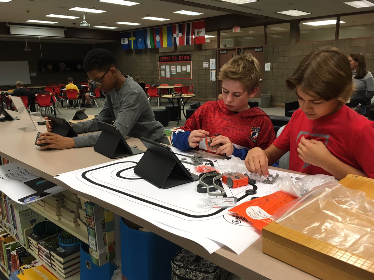 LoriYerb's tweet image. When your homework is done and you still have 25 minutes of study hall...a little VR exploration, some robot building, coding, brain games, Keva construction. The @ElkRiverVMS #makerspace was busy this morning. #aworkinprogress #unstructuredlearning