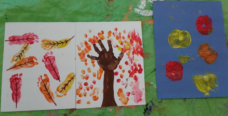 lifewithababy's tweet photo. We made #autumn inspired paintings at #goodmorningcrafts at Silverheights Neighbourhood Association. Apple stamps, fingerprint and handprints made for some cute changing leaves!
#LWABWonderland #LWABWaterloo
#getalittlemessy #handprintcrafts https://t.co/1v6TWQG6gs