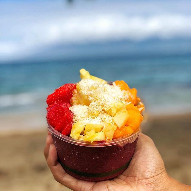 eatdrinkmagic's tweet photo. Our Maui trip has come and gone, but our pics have yet to make it to @instagram! 
Reminiscing about this perfect açaí bowl we had driving around Maui. Shout out to @farmers_market_maui for the perfect pit stop 🤤🍓
📍 @farmers_market_maui, Lahaina, HI
#acaibowl #paradise #maui https://t.co/apfR9Q4BQG
