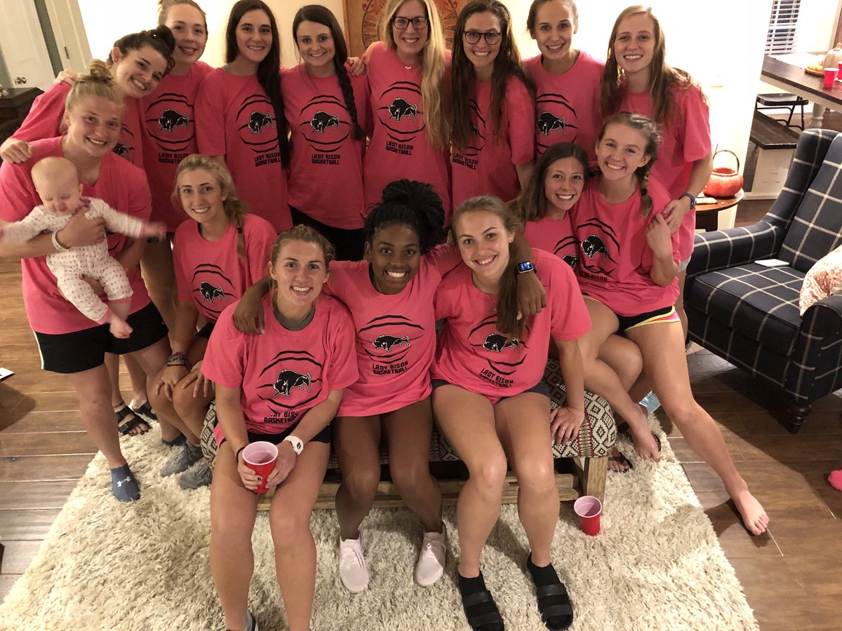 Harding_WBB's tweet photo. On Wednesday’s we wear pink. #HereComesHarding https://t.co/DW3CpbKb3w