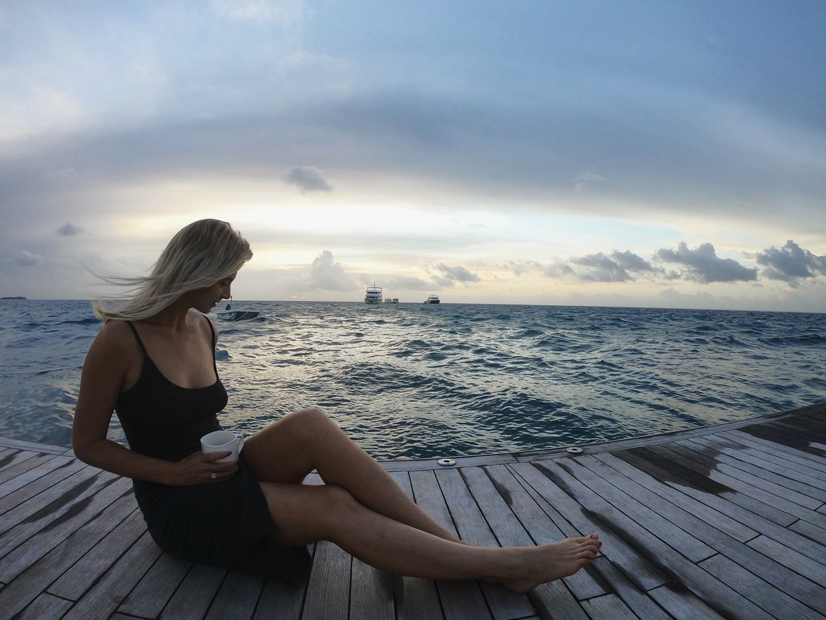 TabithaLipkin's tweet photo. They said today was the first sunrise without rain in two weeks! It was beautiful! π Iβm optimistic there will be many more! β¨ππ€
#Maldives #CarpeNovo #Feshdoo #CarpeDiemMaldives #DiveBoat #ButFirstCoffee #PreDive https://t.co/pVHcr4Q60H