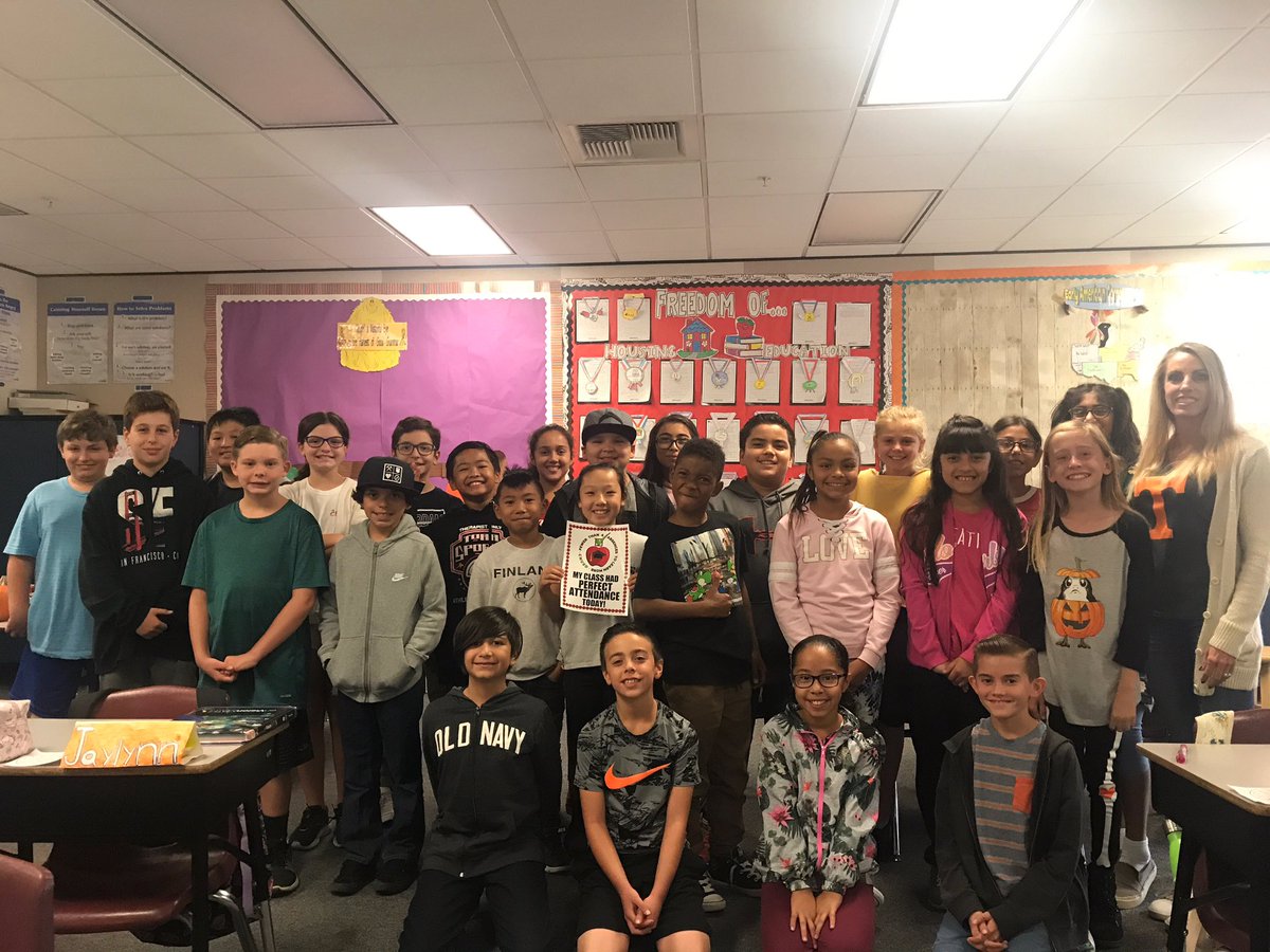 BethFeaster's tweet photo. 100%Attendance Challenge at TVES- All In! #CNUSDALLIN https://t.co/cmHk2QxWZe
