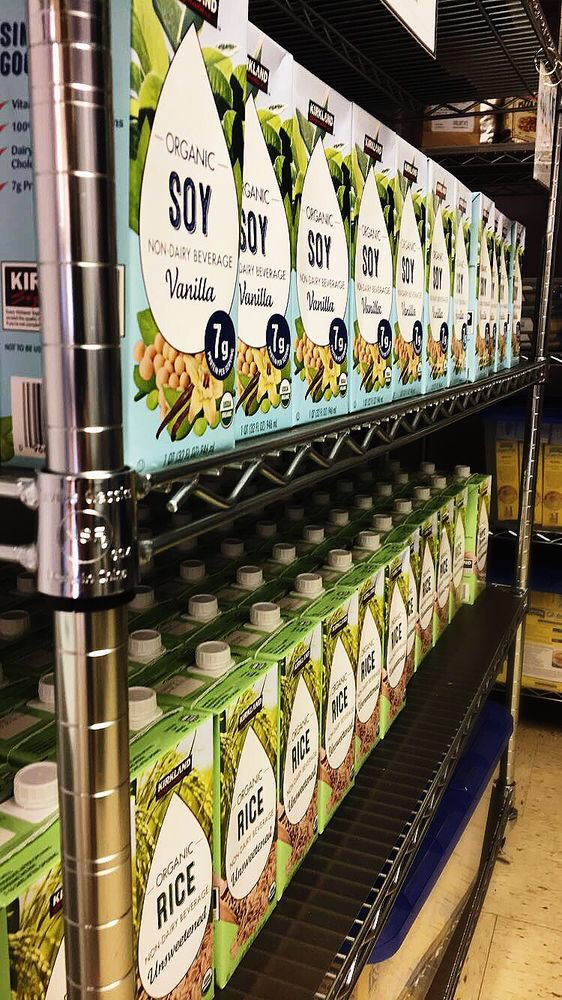 FoodEquality's tweet photo. Our 10,000 lb Food Drive ends Saturday! If you haven’t already please donate an allergy friendly food item (or two!) to help us meet our huge goal!! A list of drop-off locations can be found on our website!  
#foodequality #filltheplate #foodallergies #celiacdisease #fooddrive https://t.co/sECH6RjDAq