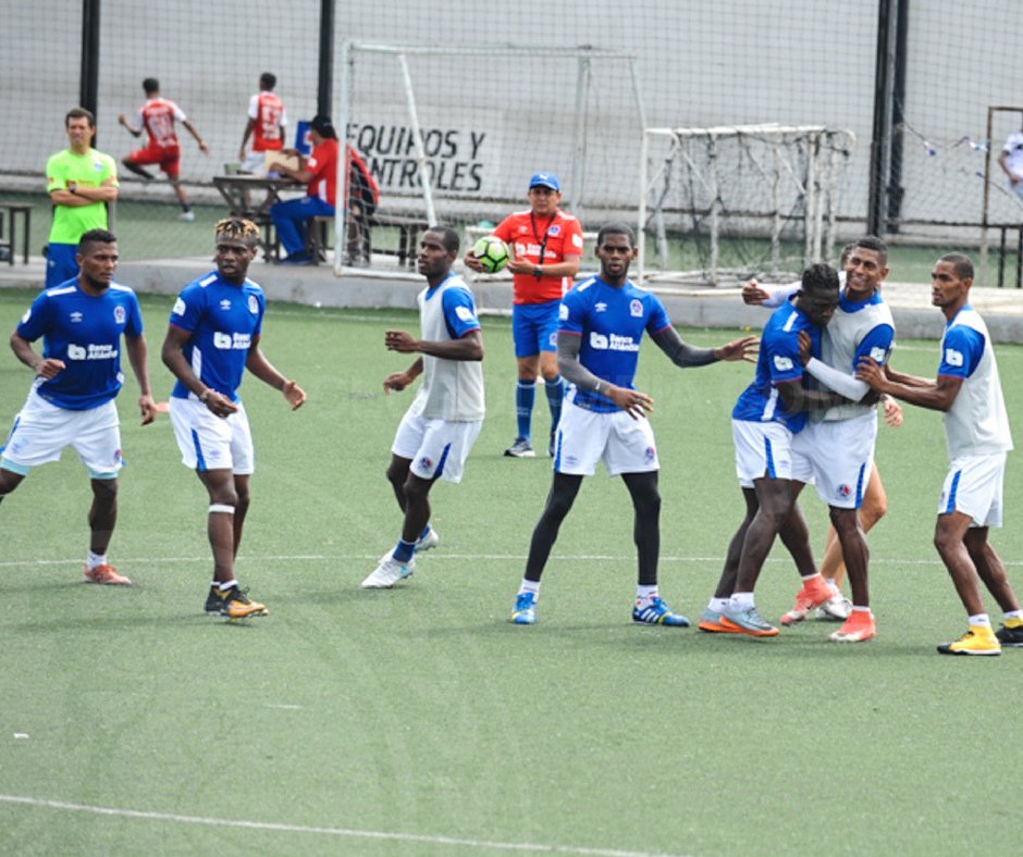 CDOlimpia's tweet image. No hay descanso 💪 El plantel de Olimpia trabajó arduamente este día pensando en su próximo compromiso. 

🦁 | #RugeLeón 
📷 | bit.ly/2QuSTyq