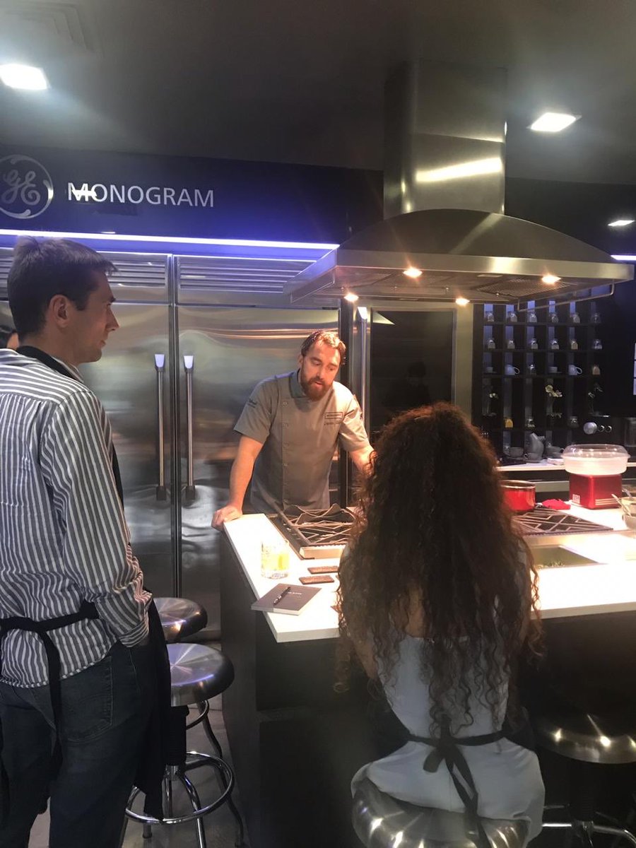 21Chefs's tweet image. Aprendiendo de la cocina y experiencia del Chef Darren Walsh en la #CookingExperience en Prime Blend Guadalajara by @LincolnMexico #HambreporExplorar #ExperienciaSibarita