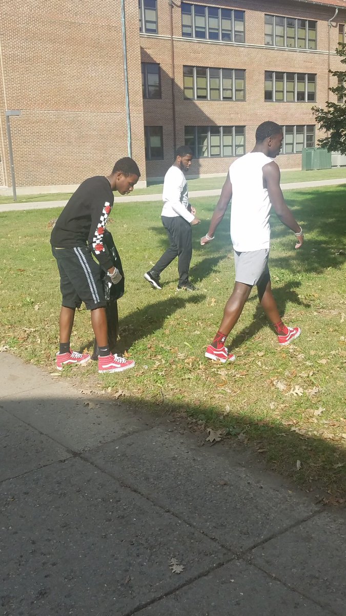 Tech Boys Basketball Team took a break from practicing to organize campus clean-up!! #TECHISWHATWEMAKIT #LETSMAKEITGREAT