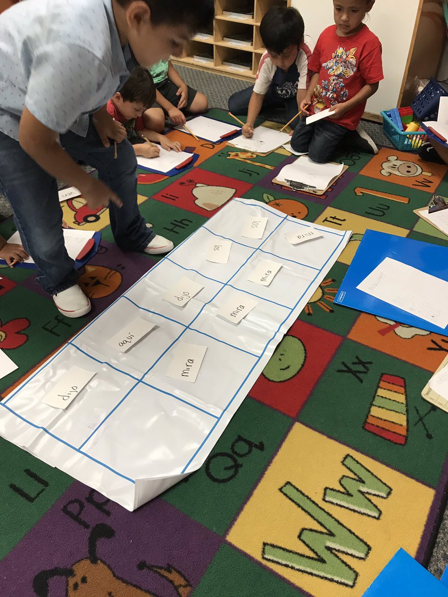 DNafegar's tweet photo. Counting and reading sight words using ten frames! #DualLanguage #AItime @CrosbyKinder https://t.co/4zze1iNAOV